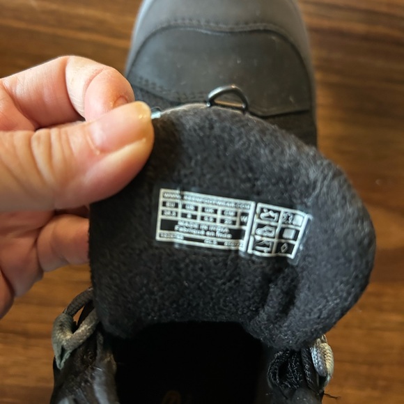 Keen Circadia Waterproof hiking boot, 8, insulated.  EUC - Picture 5 of 11